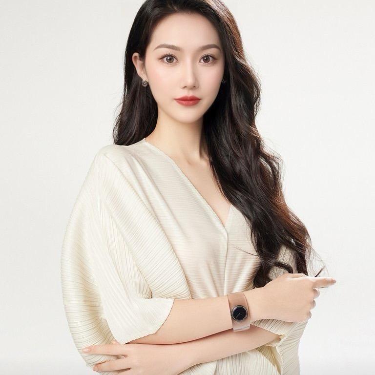 全国奔驰商务车批发中心～小雨老板娘