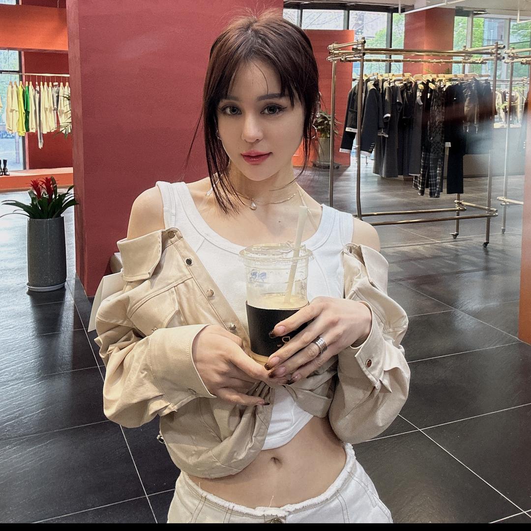 百变Cammi姐.