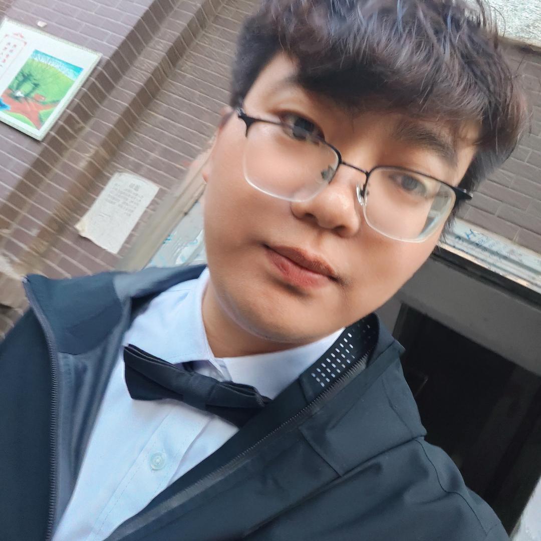 卖手机壳的小🍐