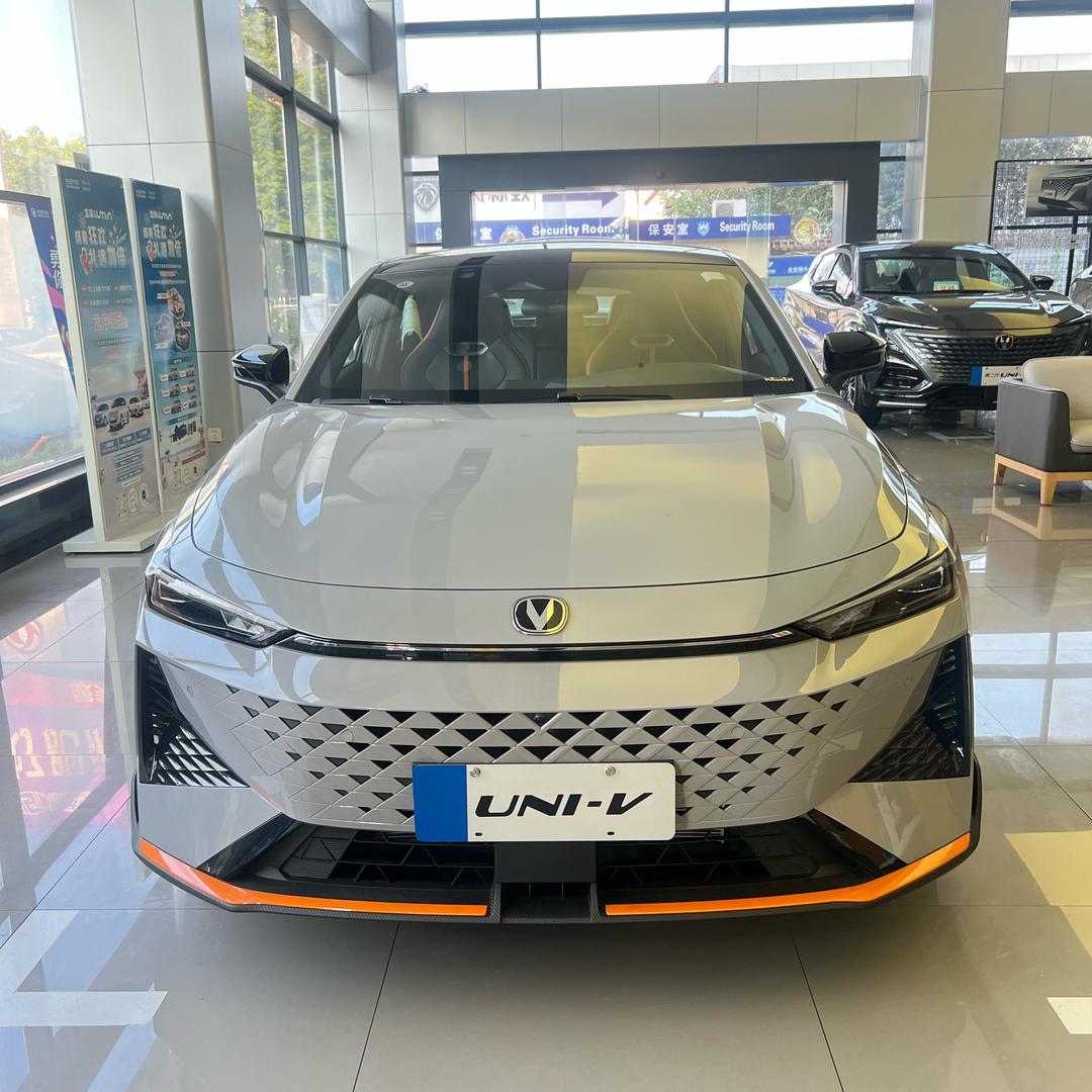 一位卖车的汽车搬运工💐