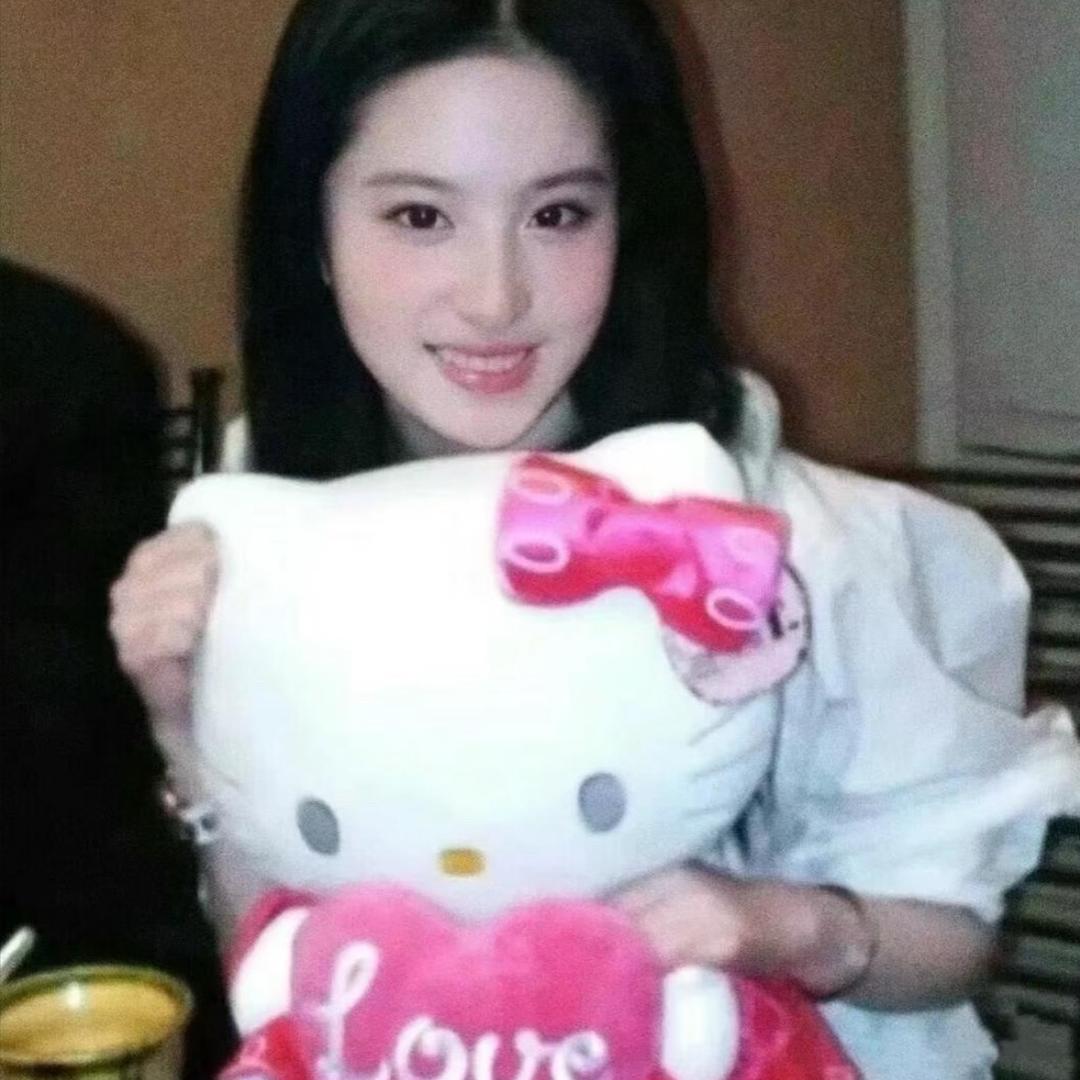 姅