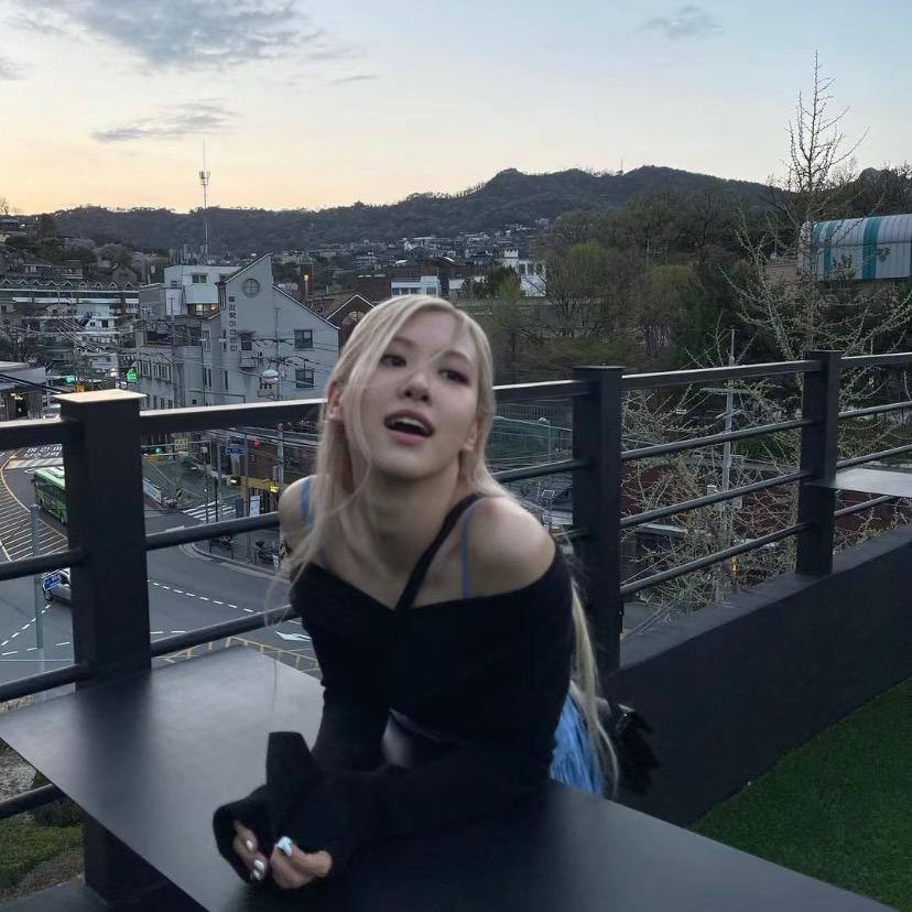 美女超级凶哇
