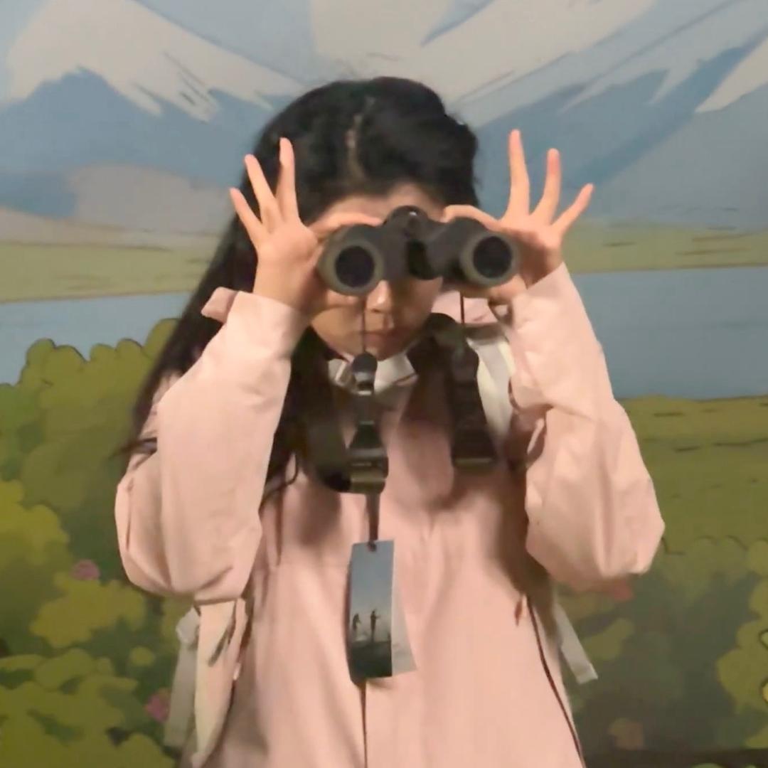 卷鸡蛋灌饼的烤冷面