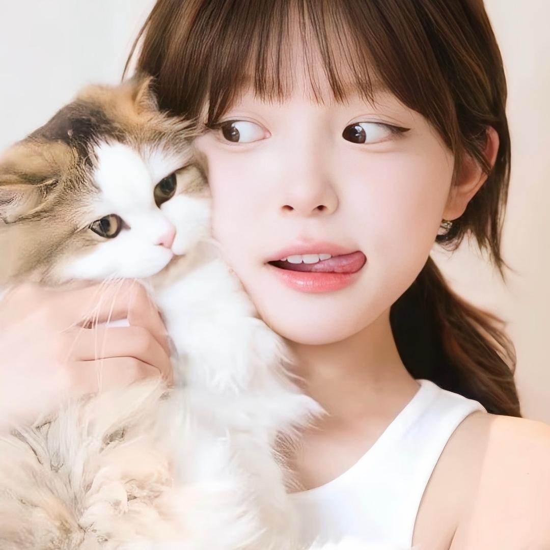 鱼子酱小美美ᥫᩣ