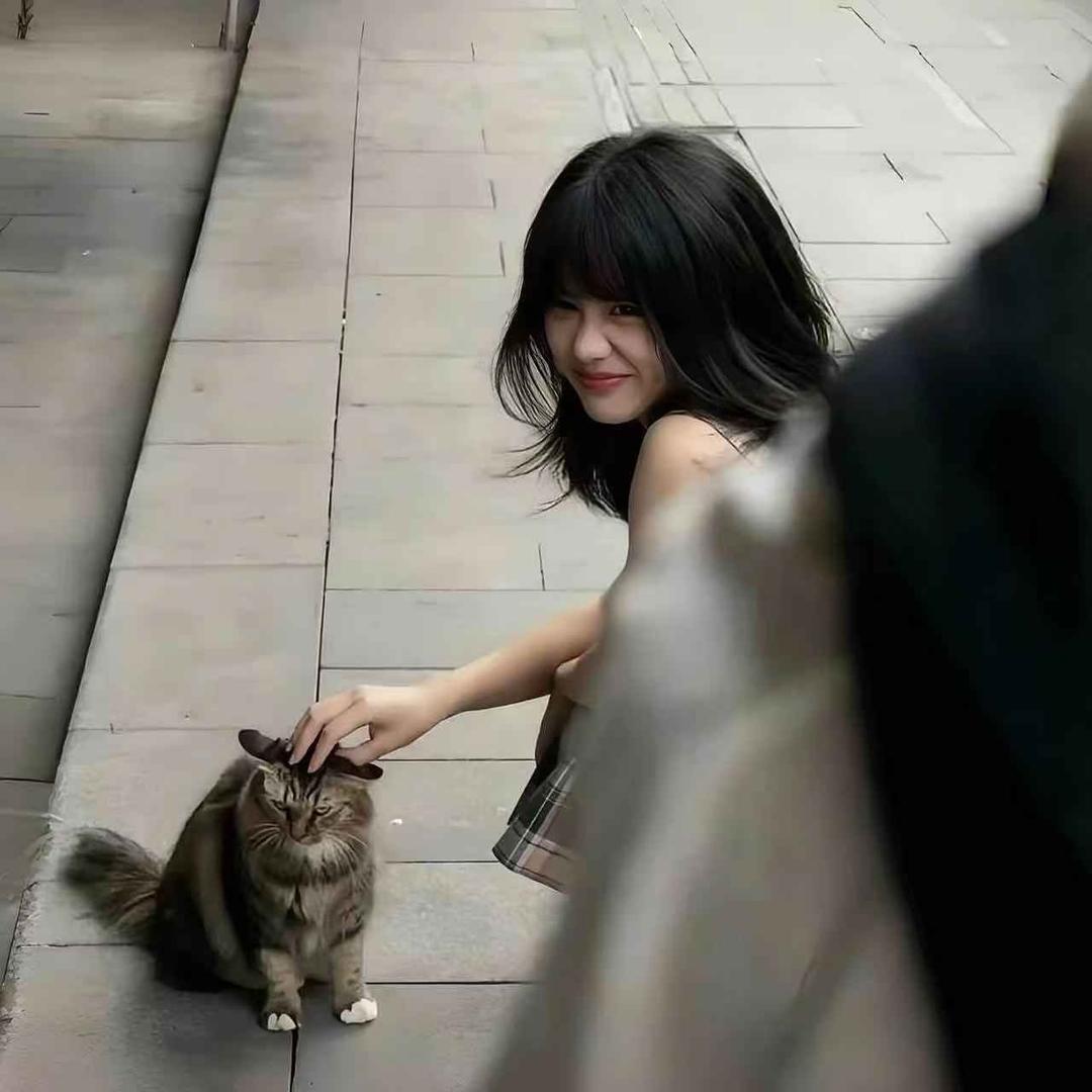 是小芸呐💕