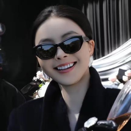 溶溶RONGRONG直播精品