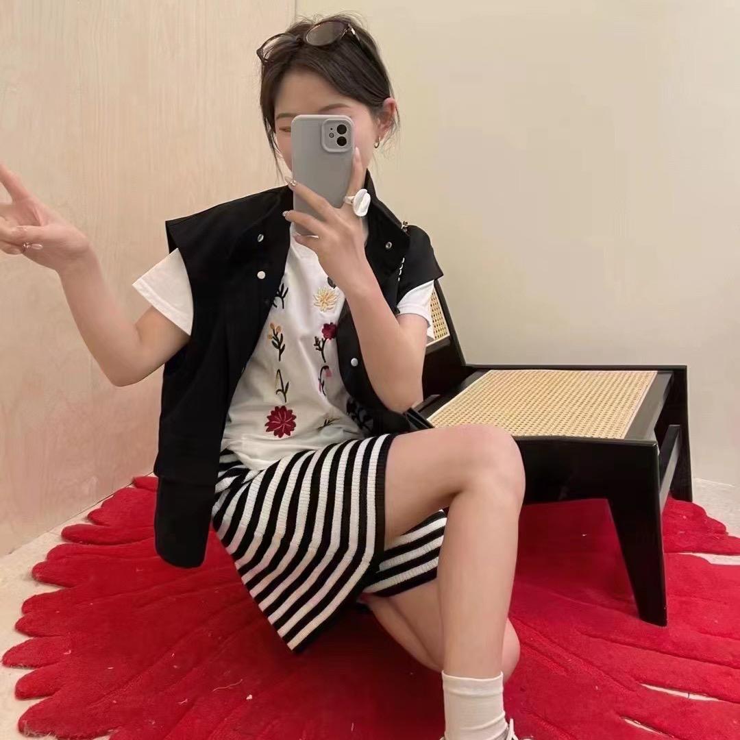 韩妃·H F女装店