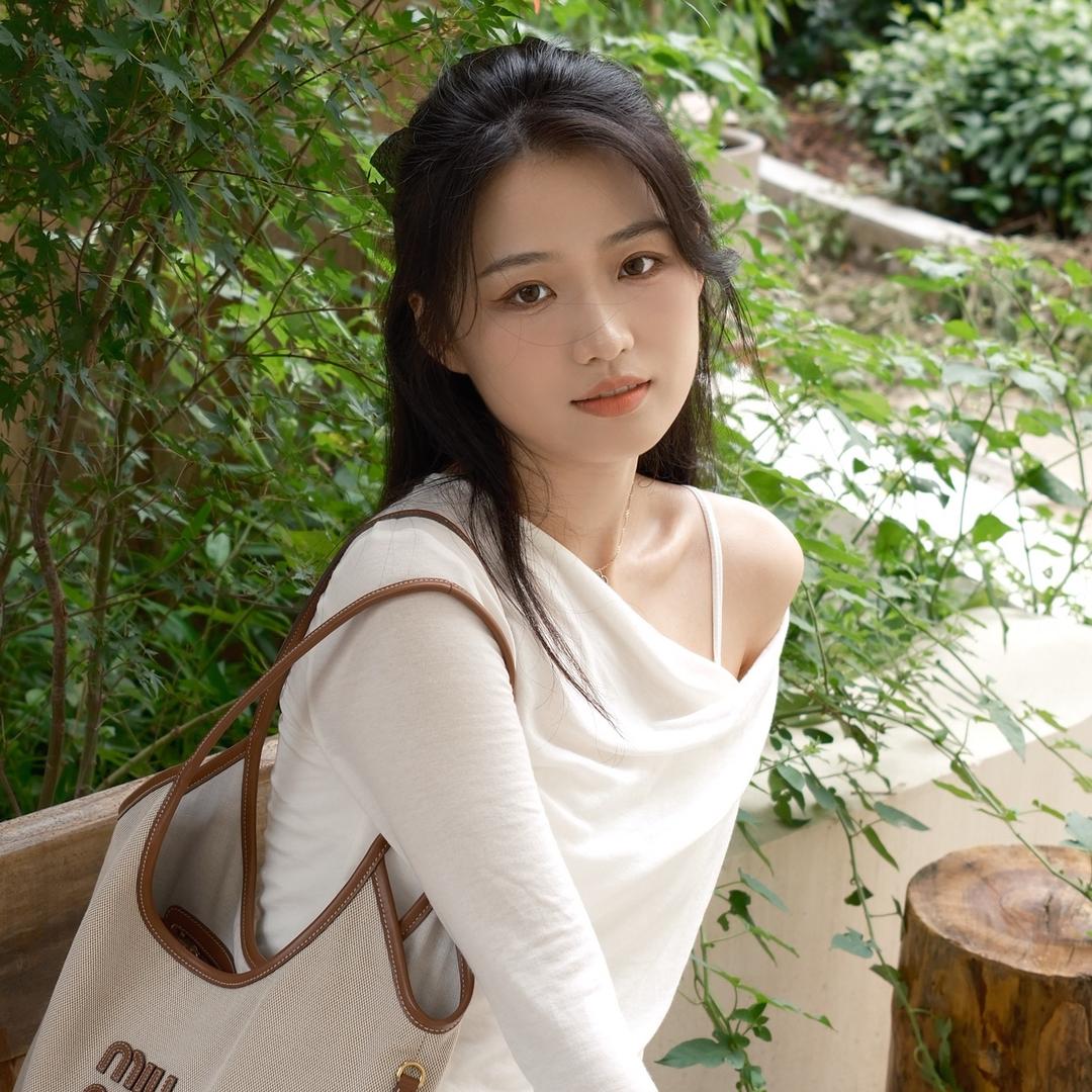 Aimee嘻嘻嘻🐮@抖音