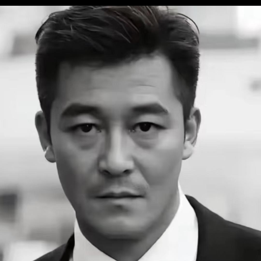 铁男艾斯恒韵