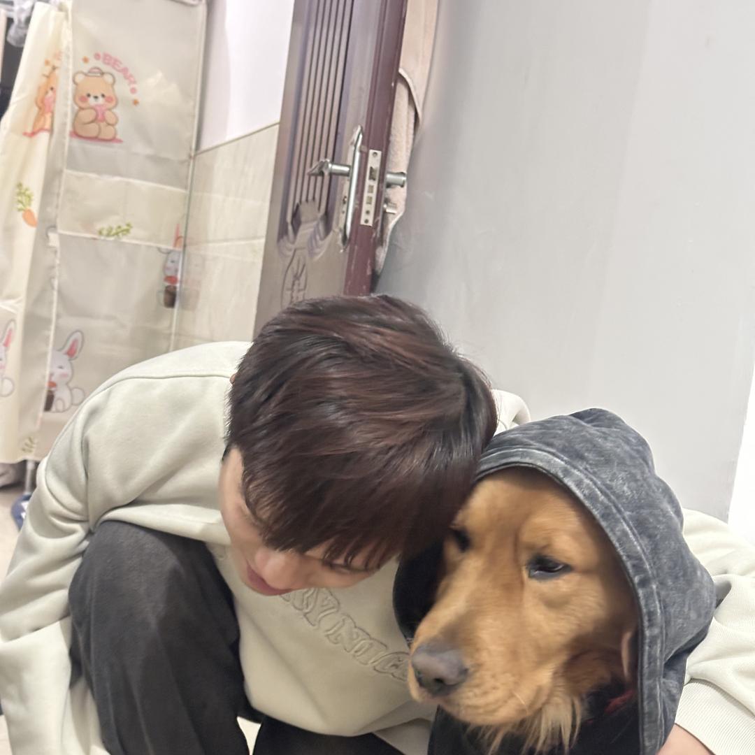 YEETAHH麦休闲男装专卖店
