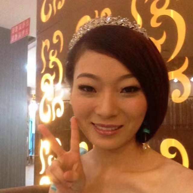 追光余小姐