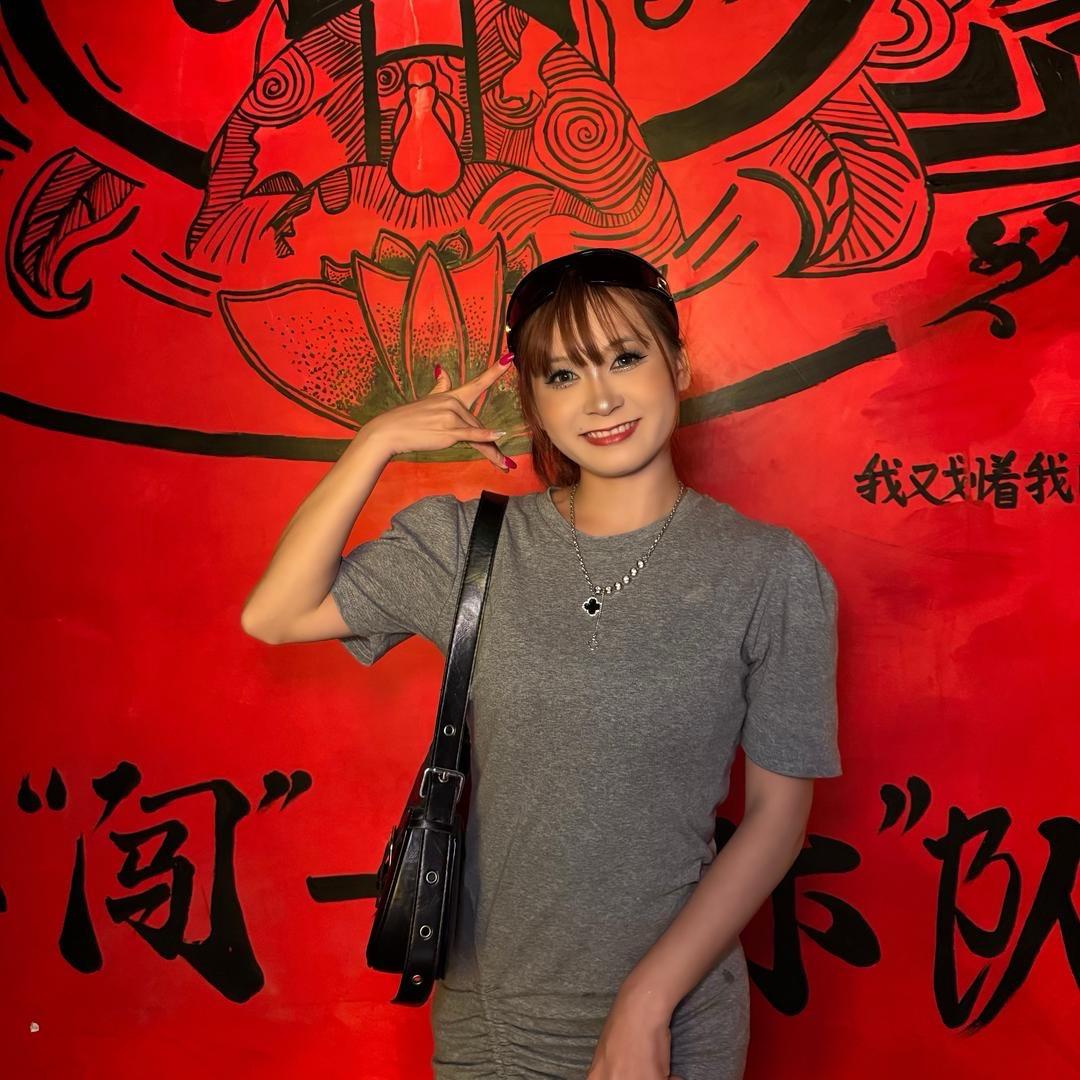 浠浠吖