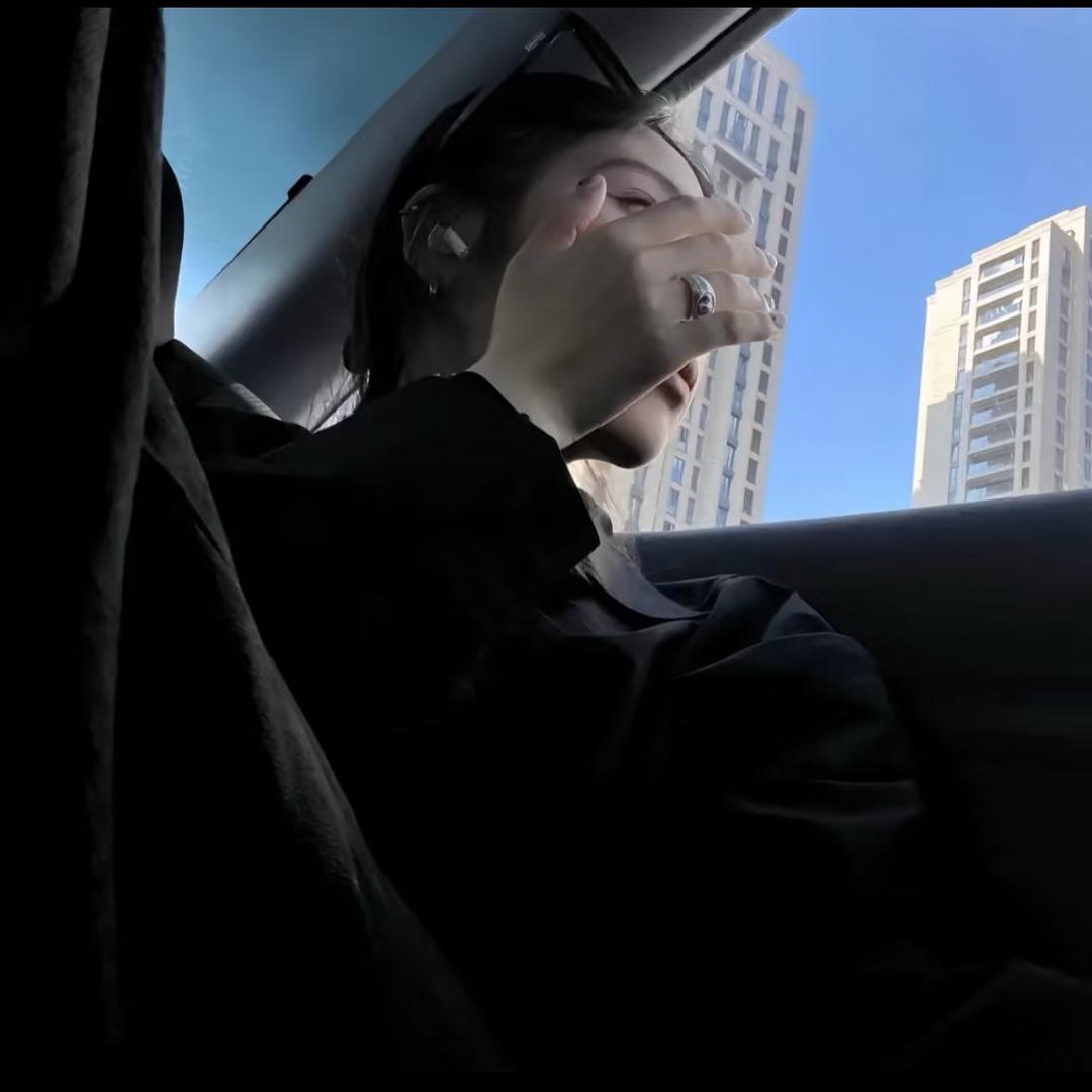 Z。