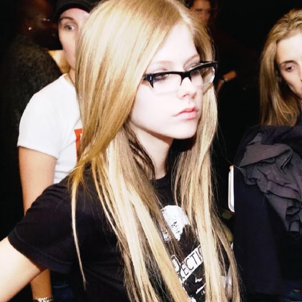 隐姓埋名的两🎈