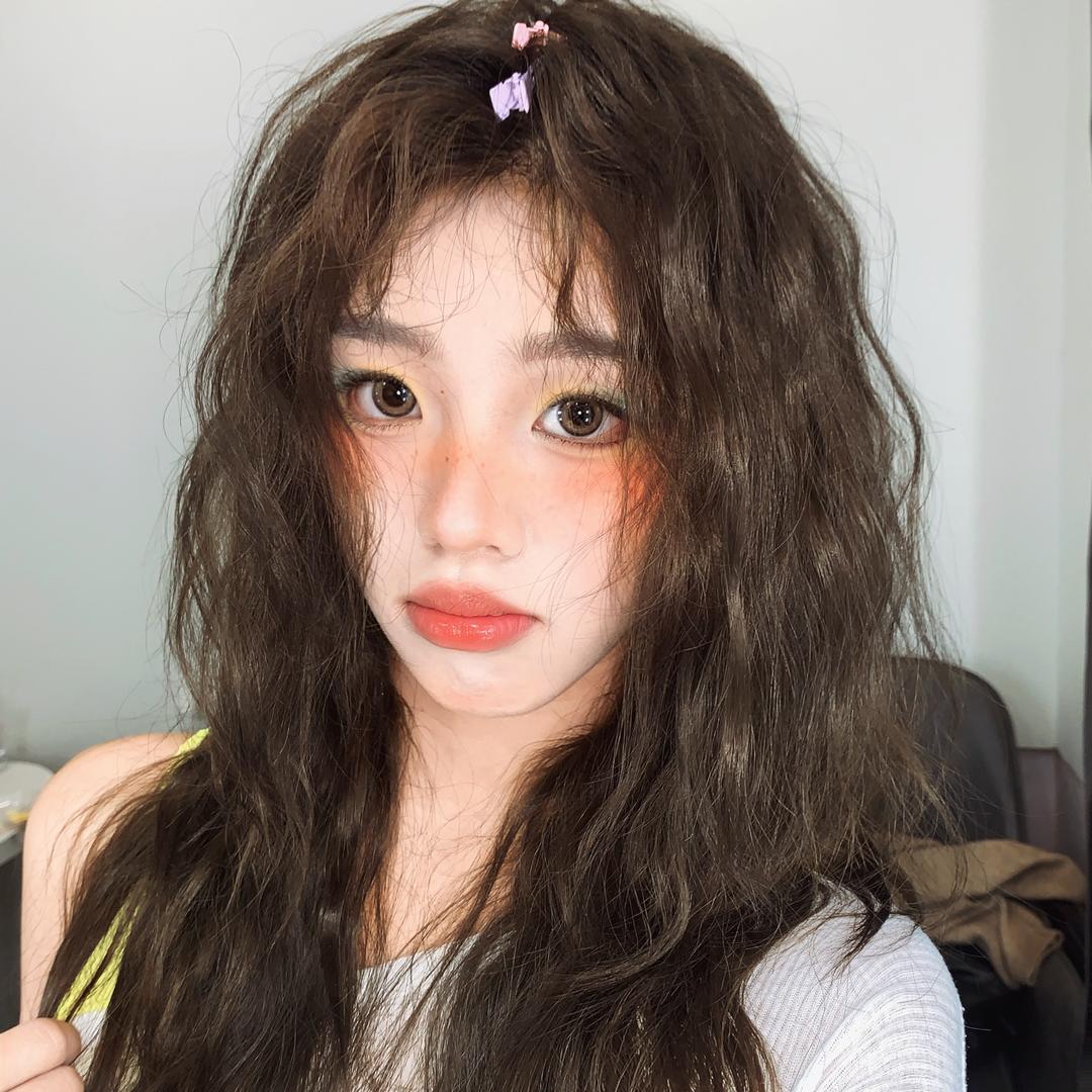 忞月