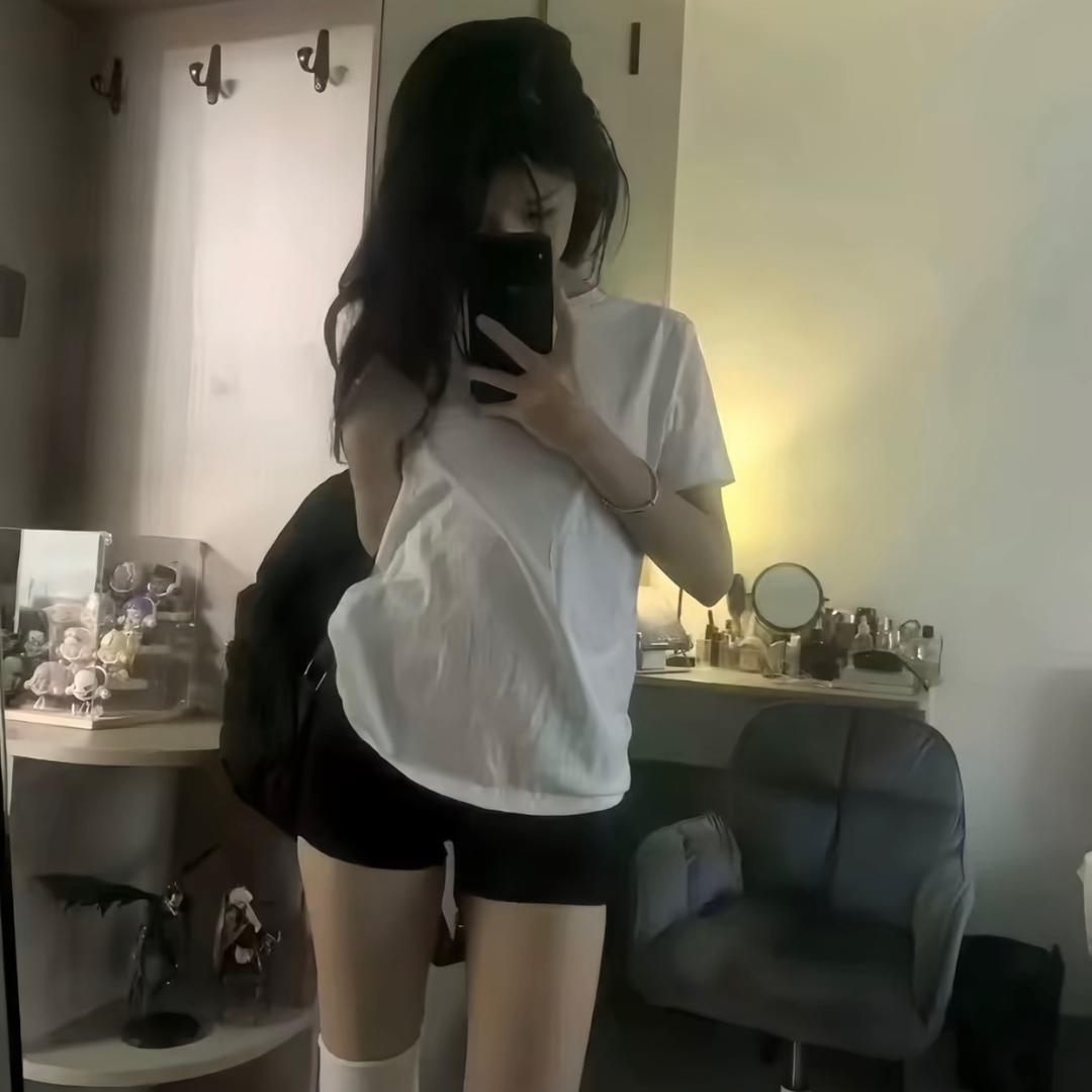 欣.