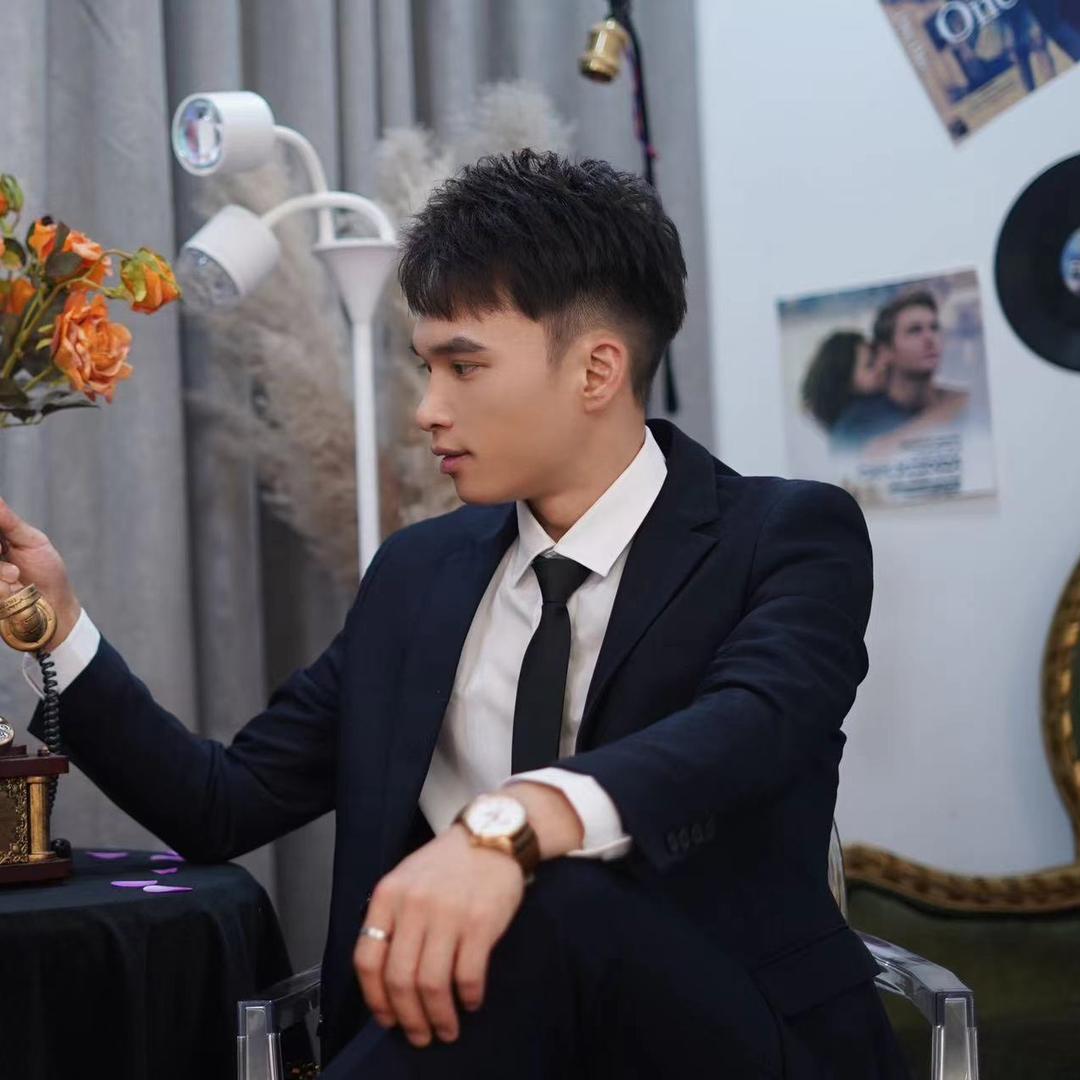邓老弟（梦想舞团航少团队）