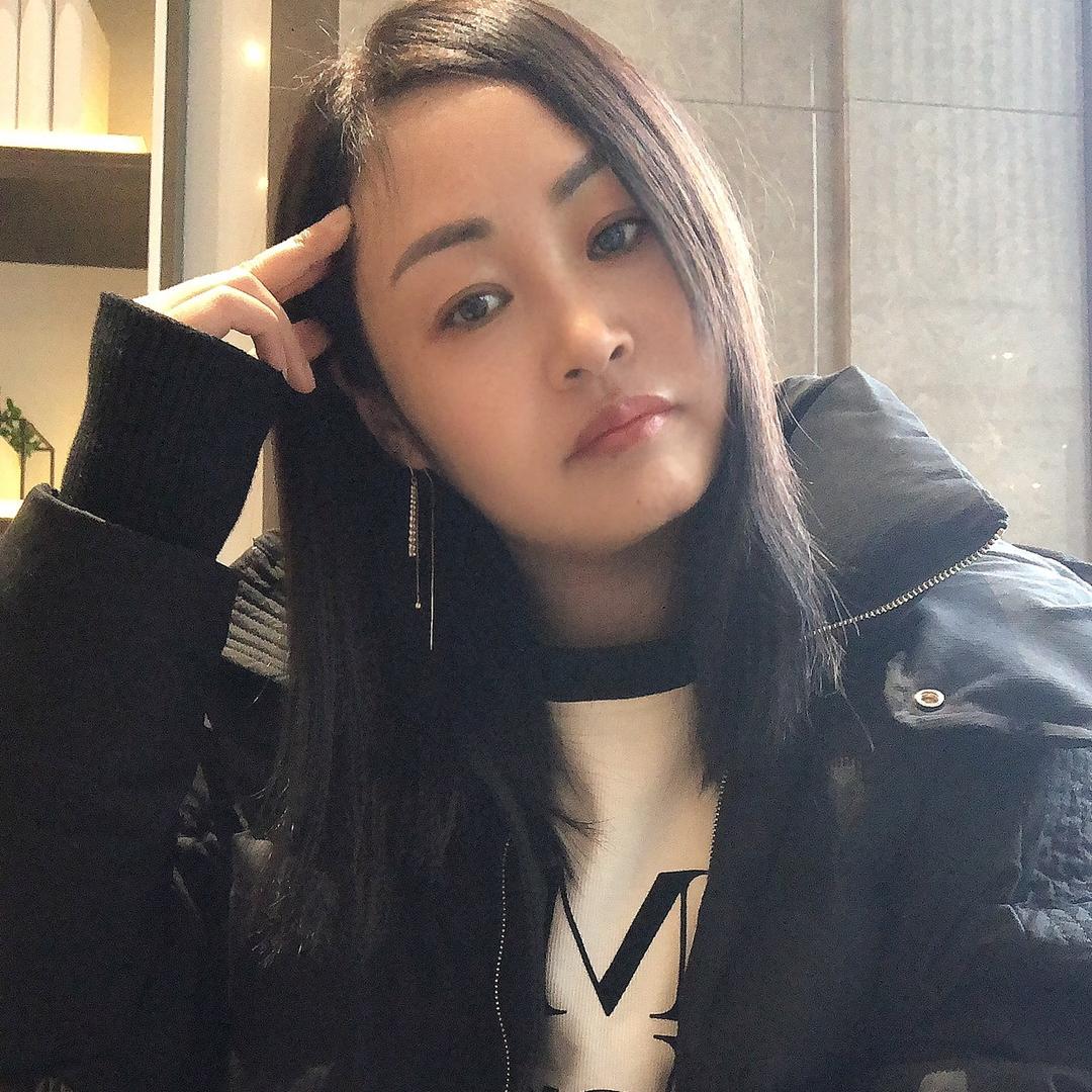 郁佳