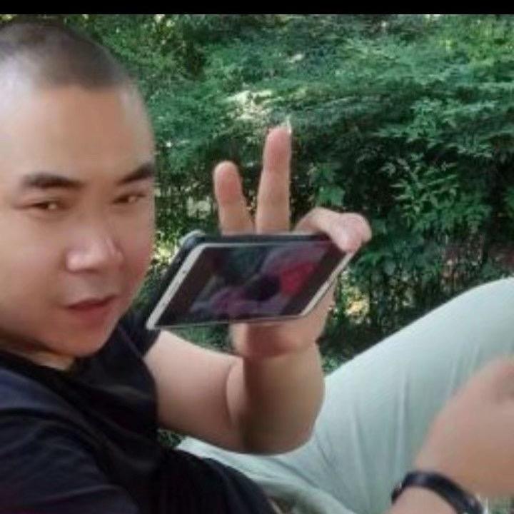 哥、依旧潇洒