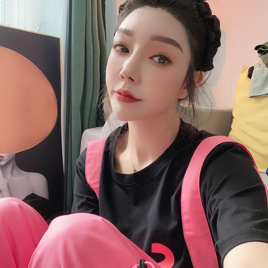 伊人风尚服饰