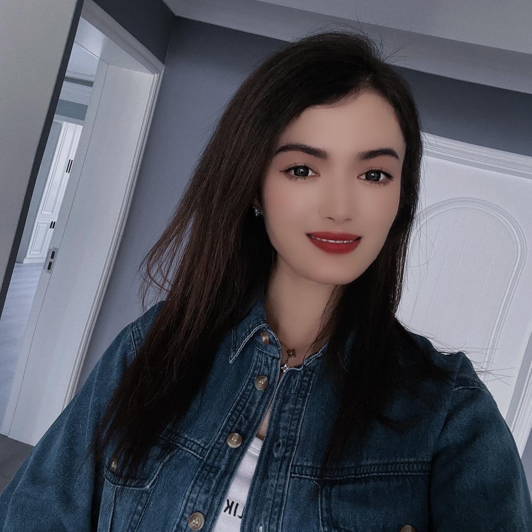 依依小姐🎀