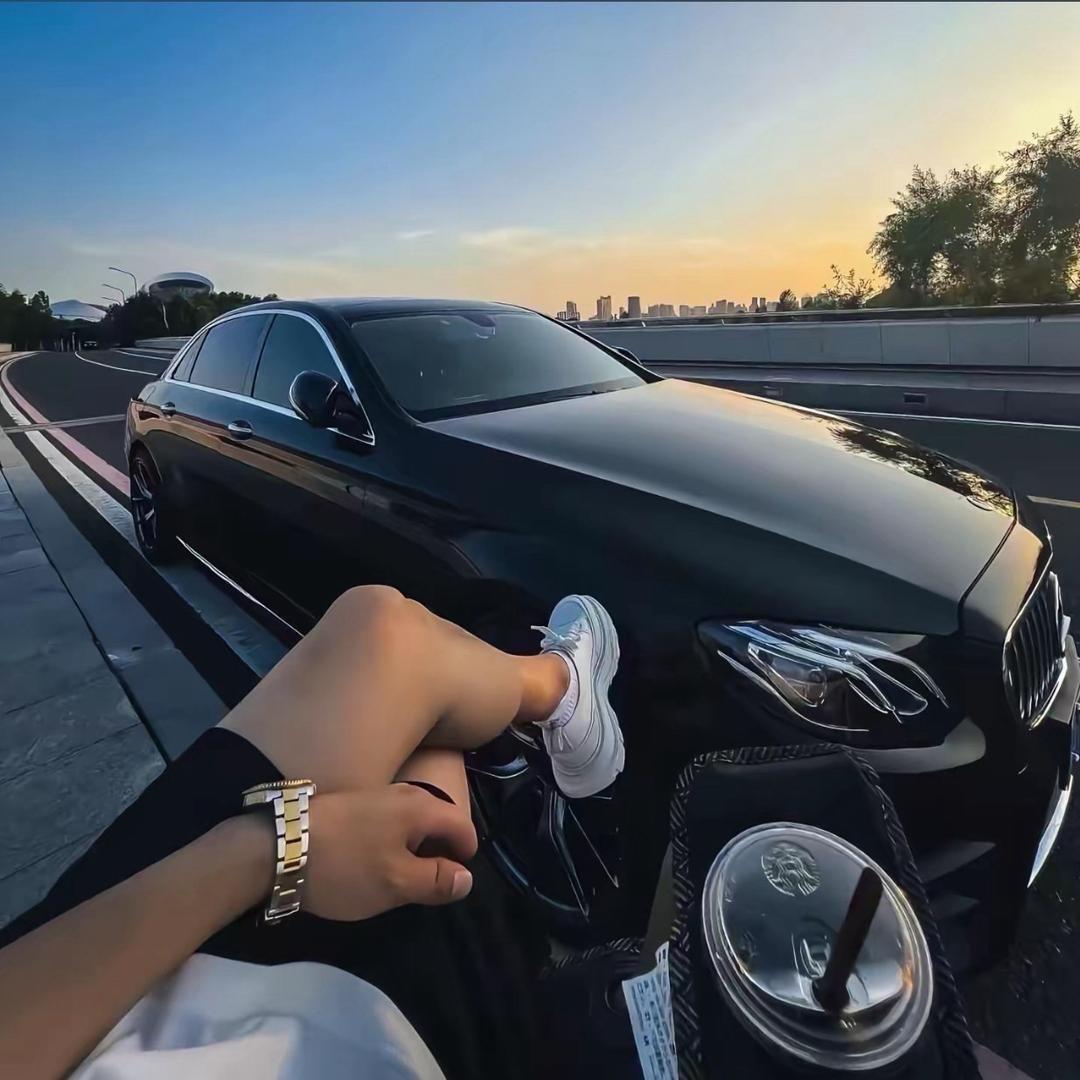 不好哄的猫猫🤩