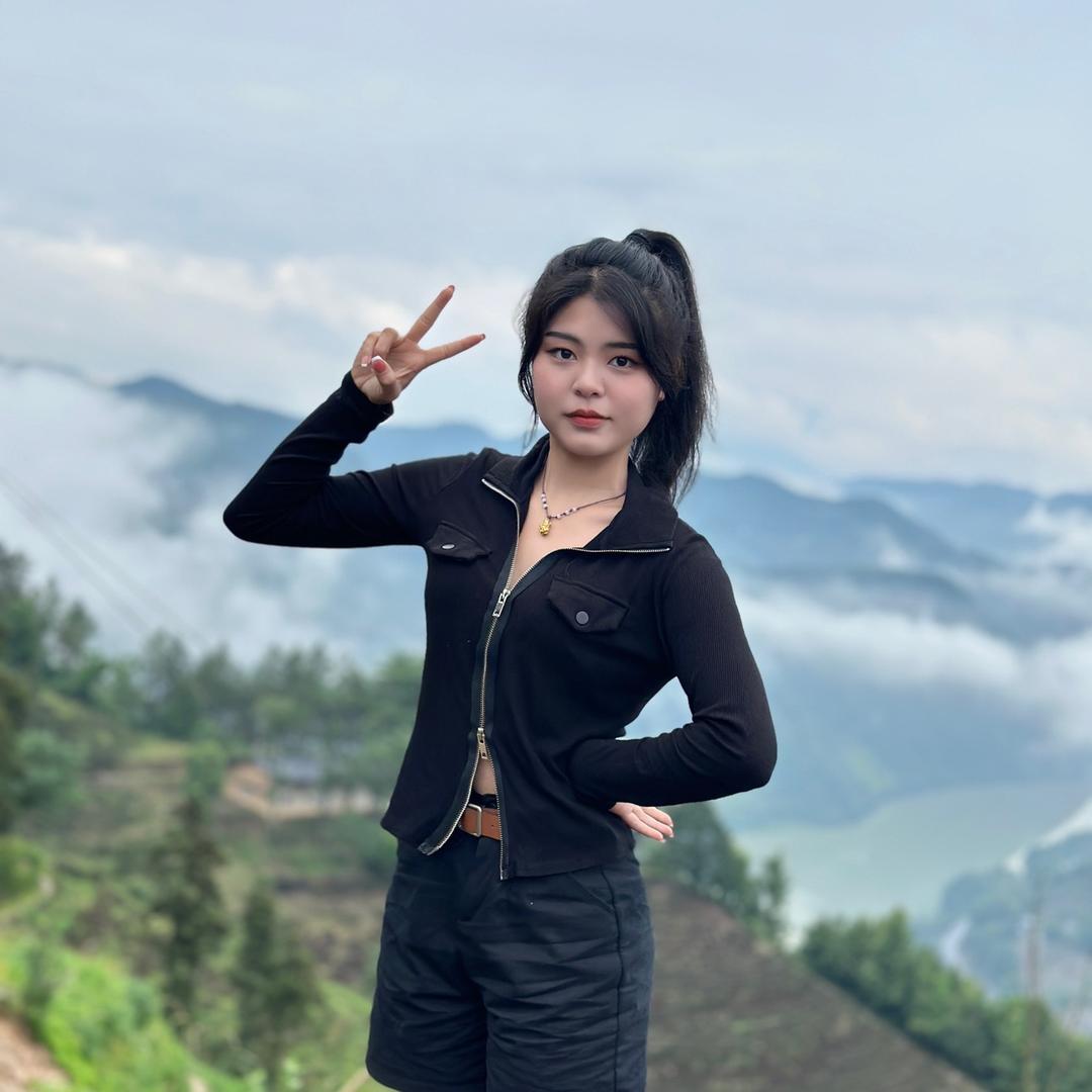 小向上班了