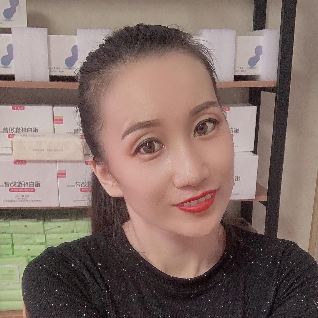 俩高中儿子的妈