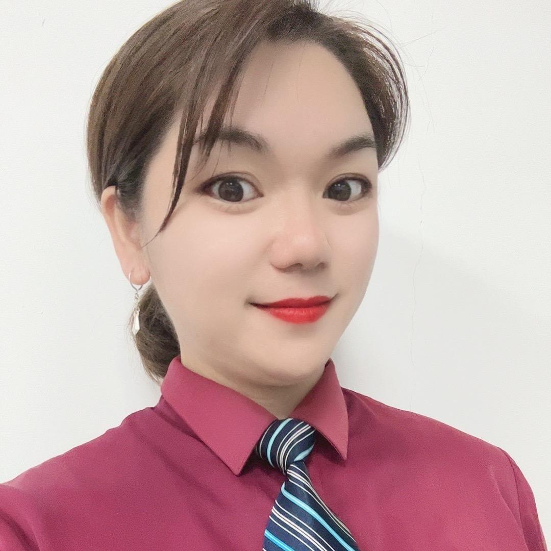 壹号房地产何小姐
