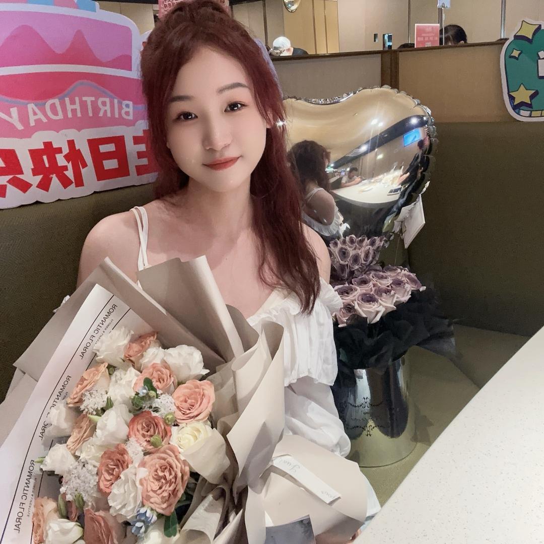 龙南市杨爱伊服服装店（个体工商户）