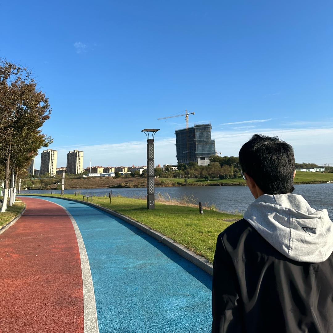 小王（自装中）