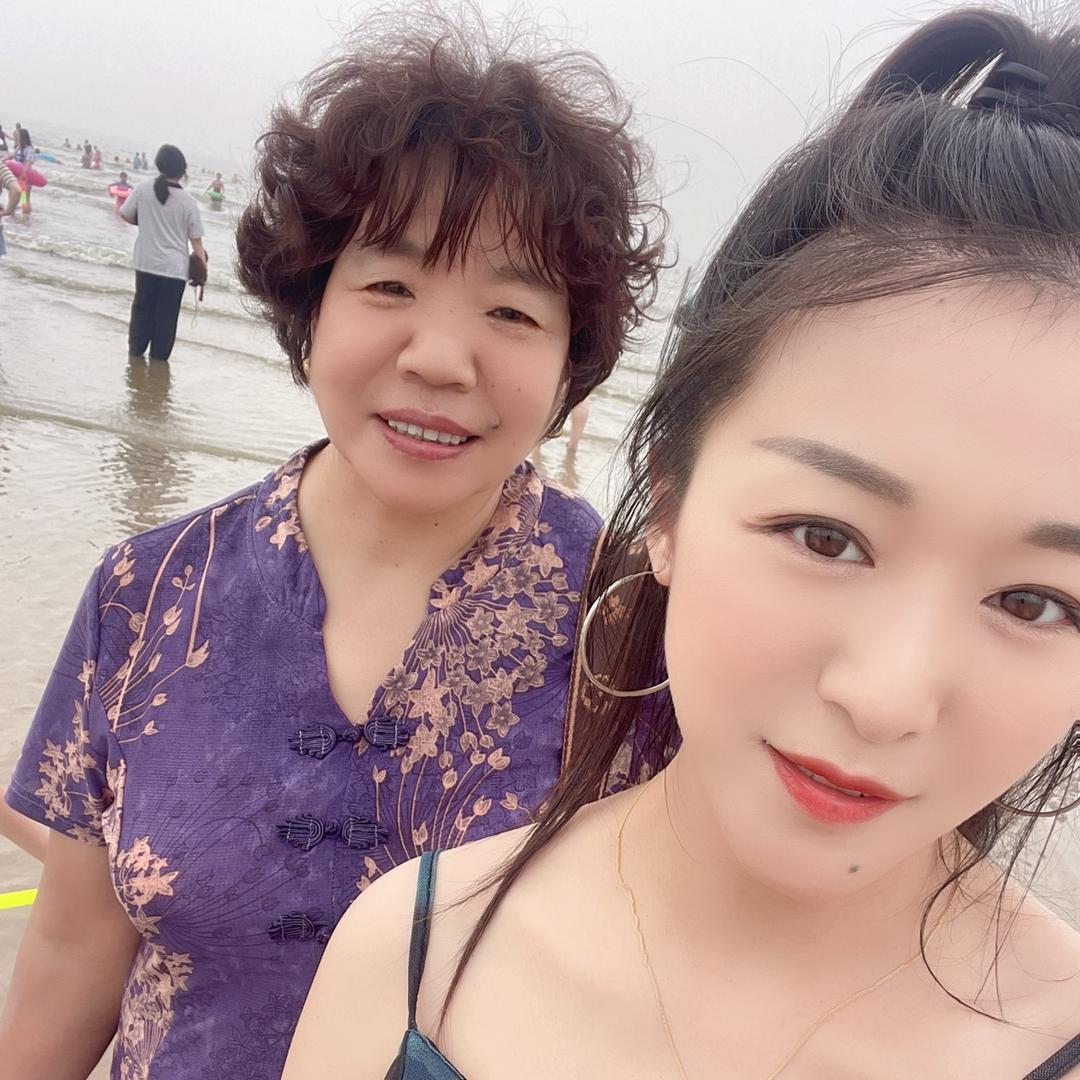 张妈妈和她的俊闺女(在俊闺女萌萌号直播)