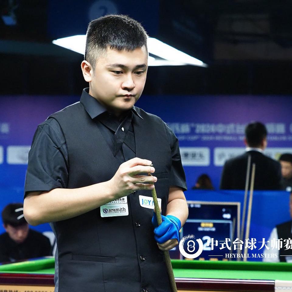 王梓涵🎱（镜片厚厚的，没球）