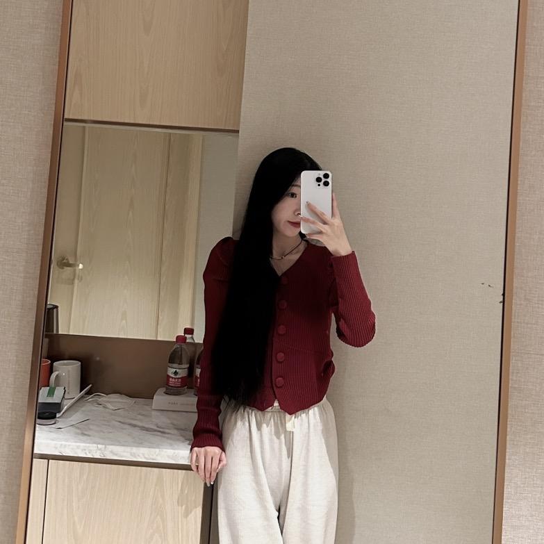 _吃不饱的小蕊.