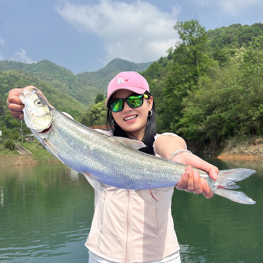 小艾🎣钓鱼