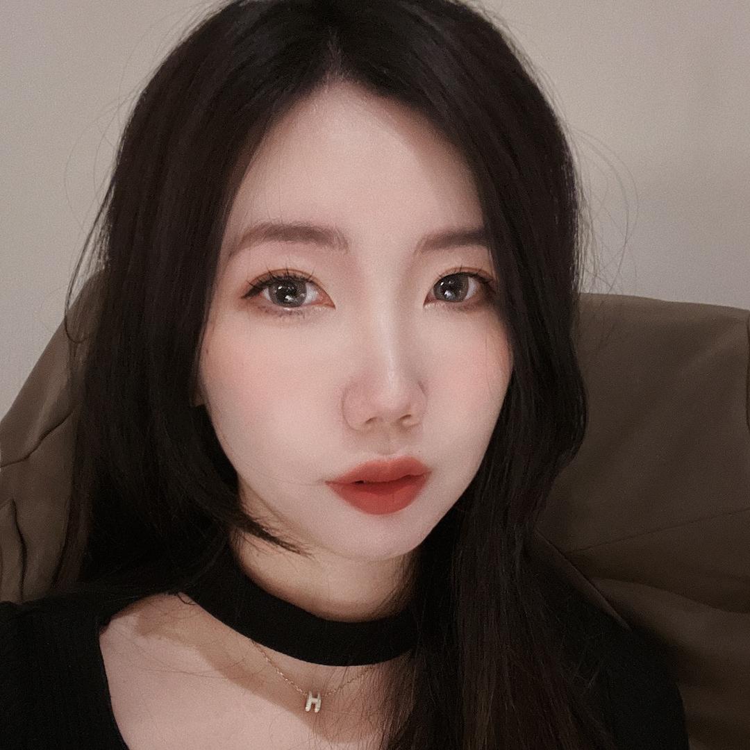 180女孩Windy