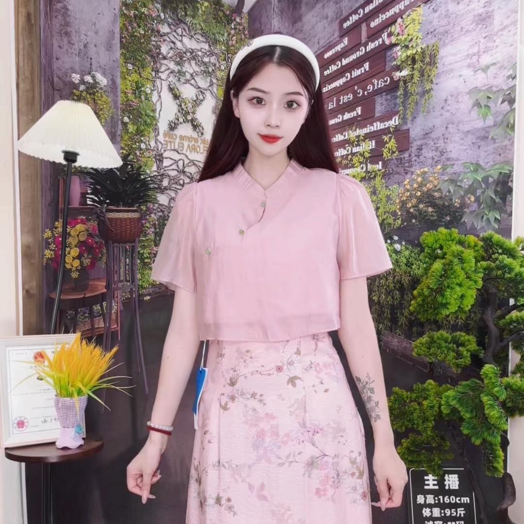 妮妮女装定制工厂店