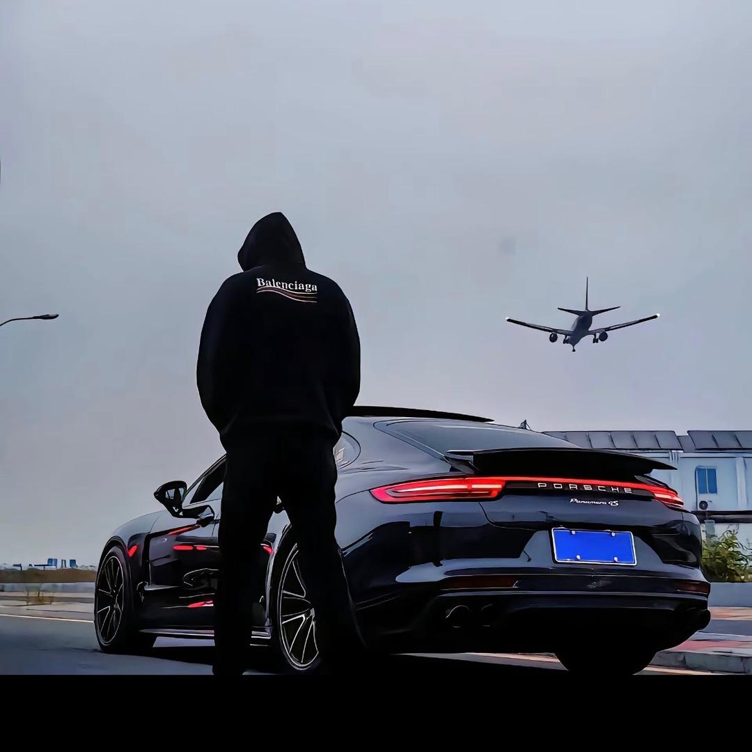 天之君子  阿文的车