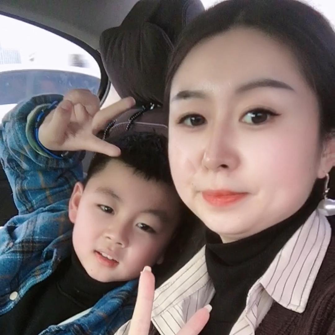 钓鱼猫服饰梁艳