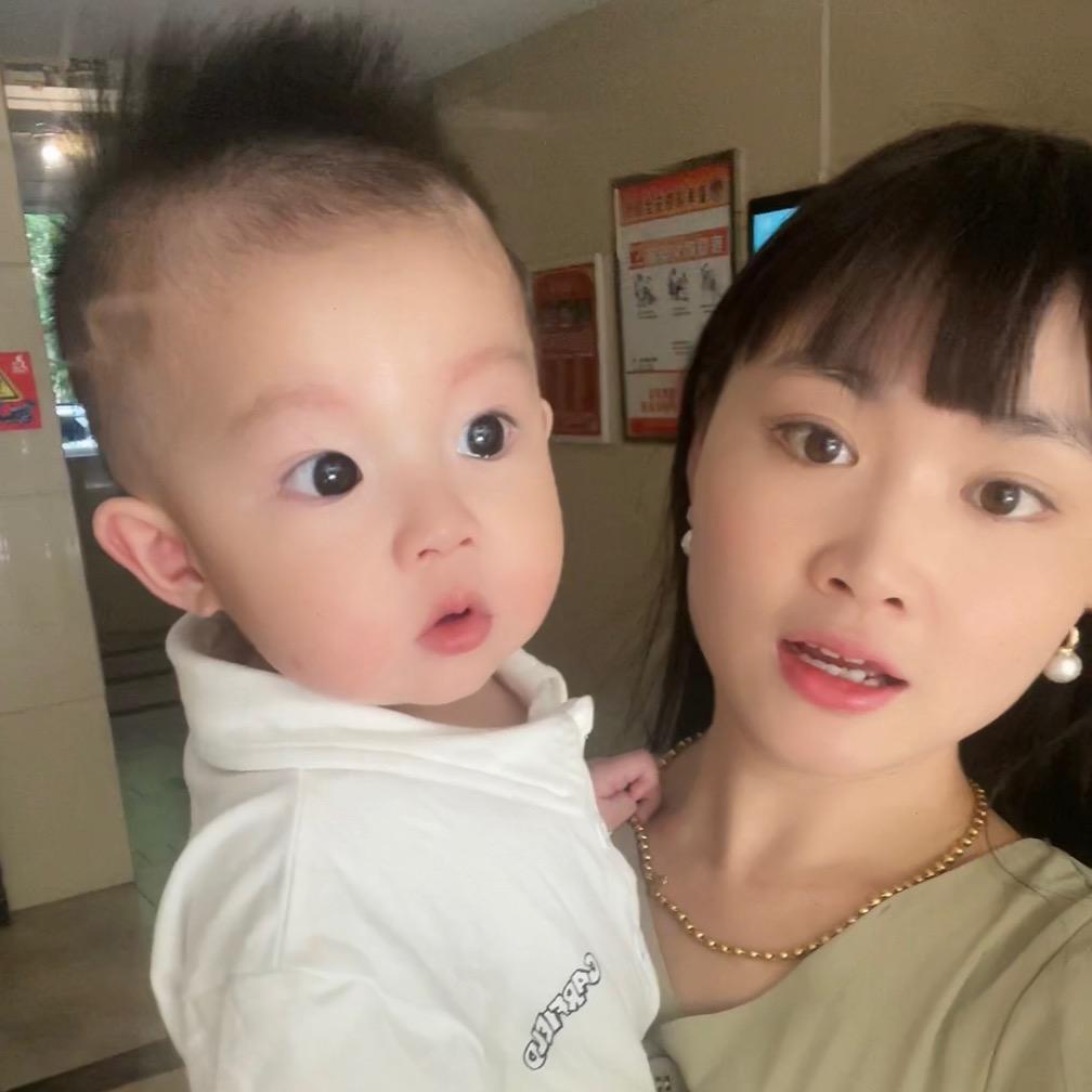 詹姐姐直播号
