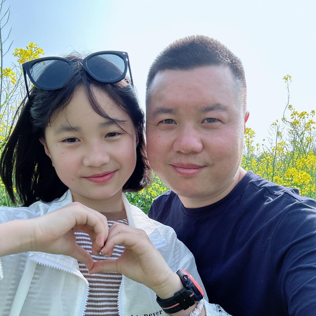 伊娃与爸爸
