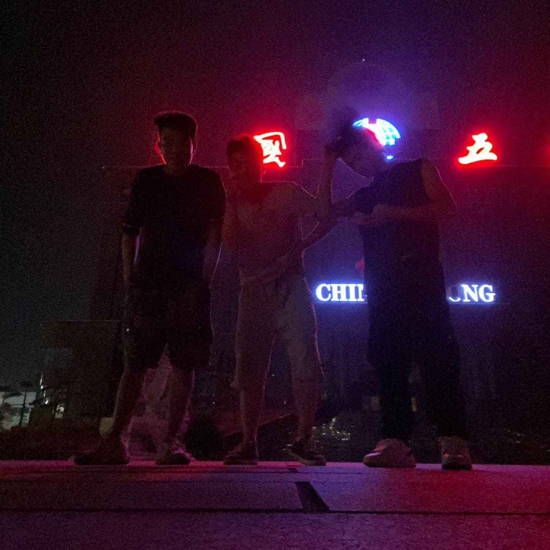 姓王呢