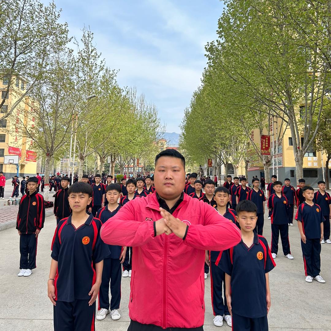 延鲁刘教练～（新生负责人）