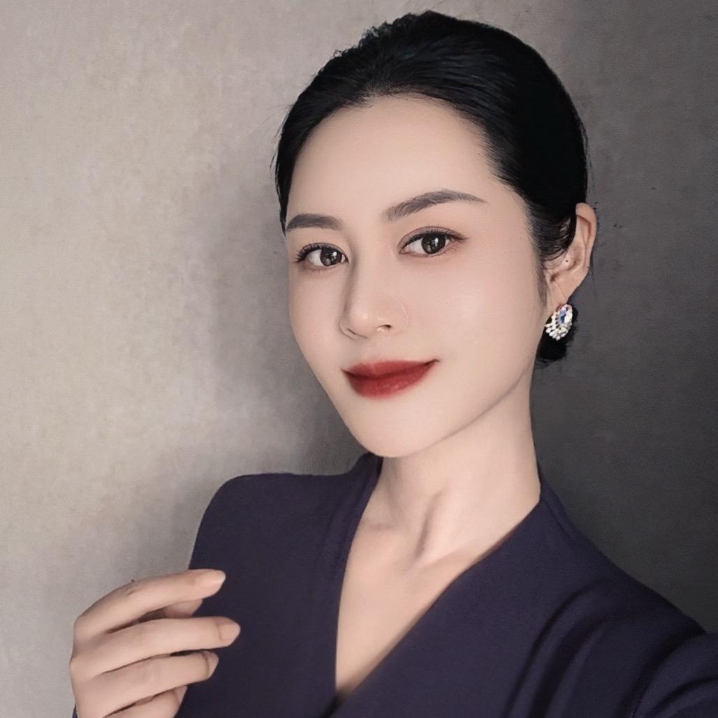 张敏.