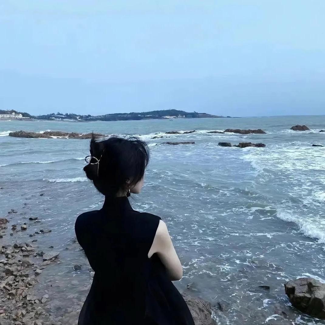 小 何：H·๑e౪ᩚ