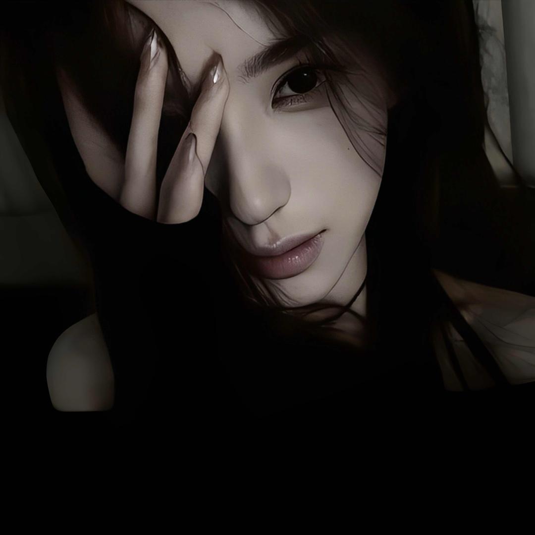 【__這 钕 子  .  狠 累。】