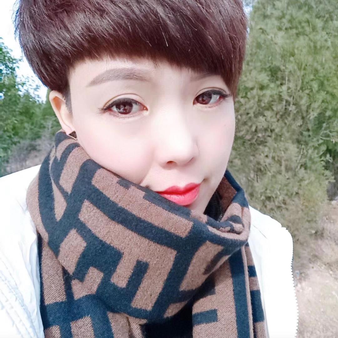 傻妞《卖猪肉的小姐姐》