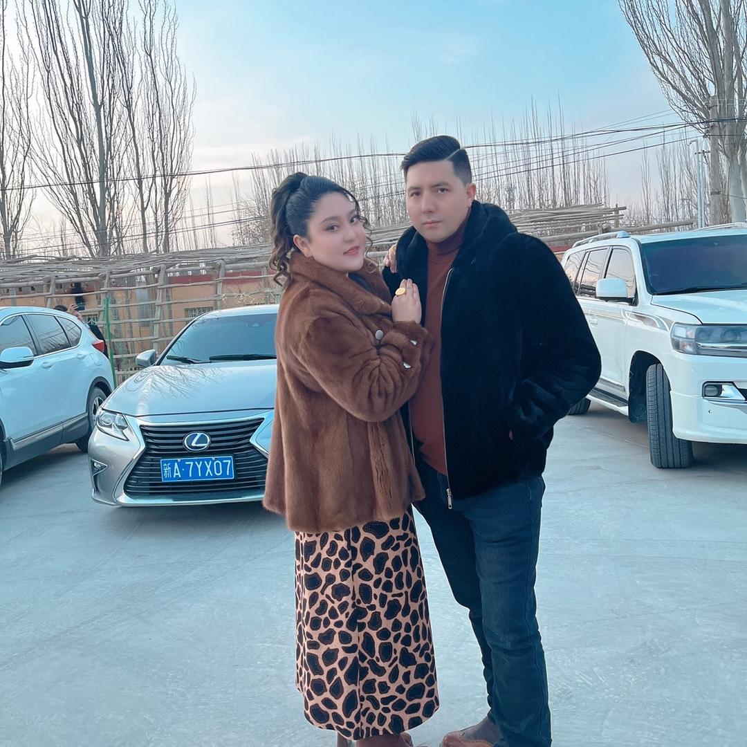 和田菜乐娜孜女服装店