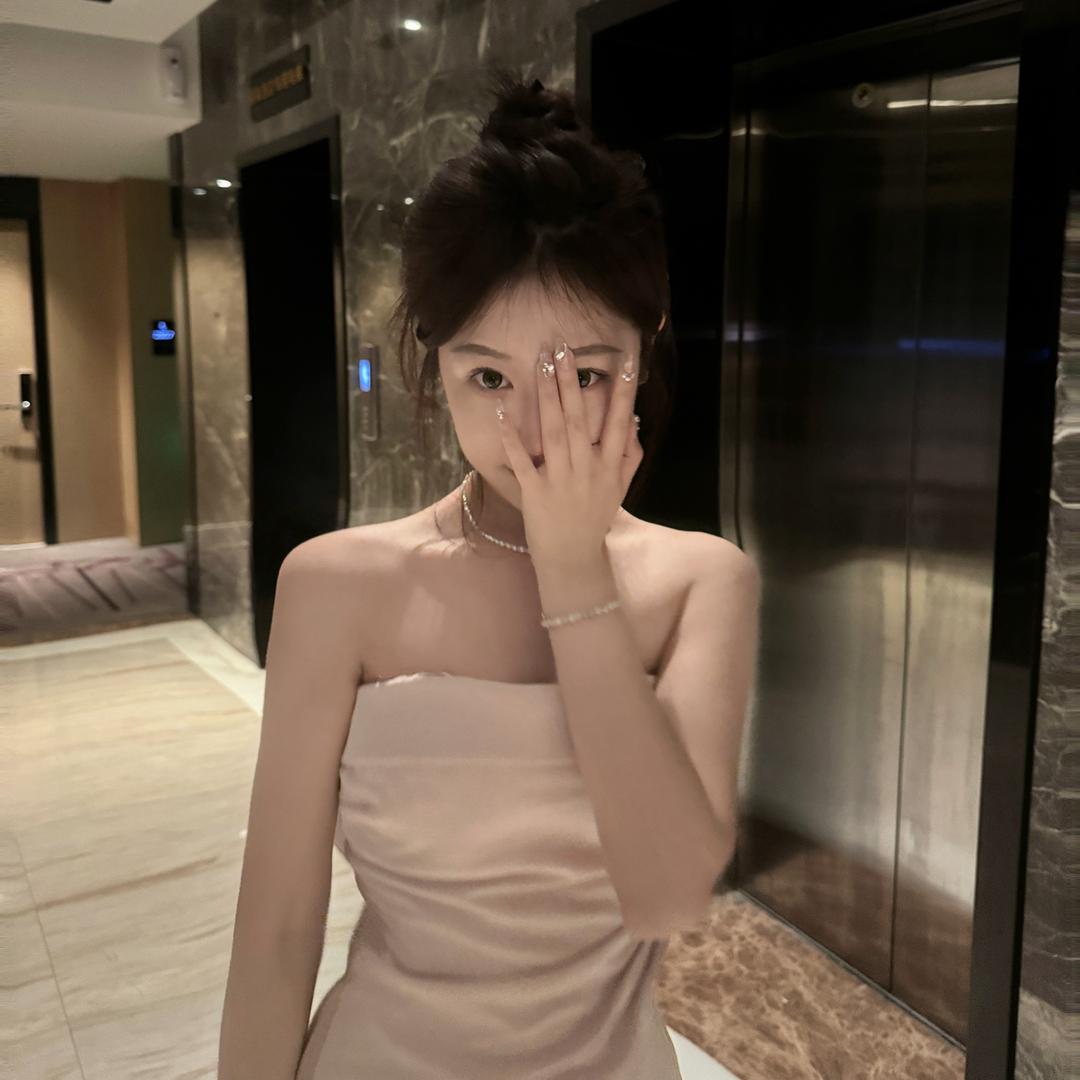 摸摸头