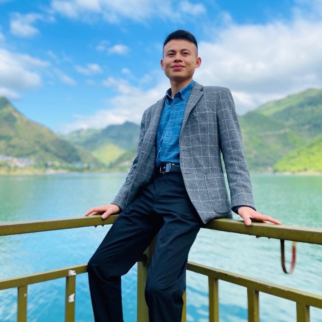 小白€15696181119